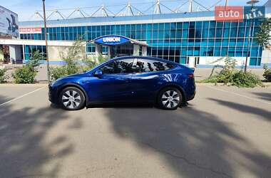 Внедорожник / Кроссовер Tesla Model Y 2024 в 