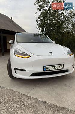 Позашляховик / Кросовер Tesla Model Y 2023 в 