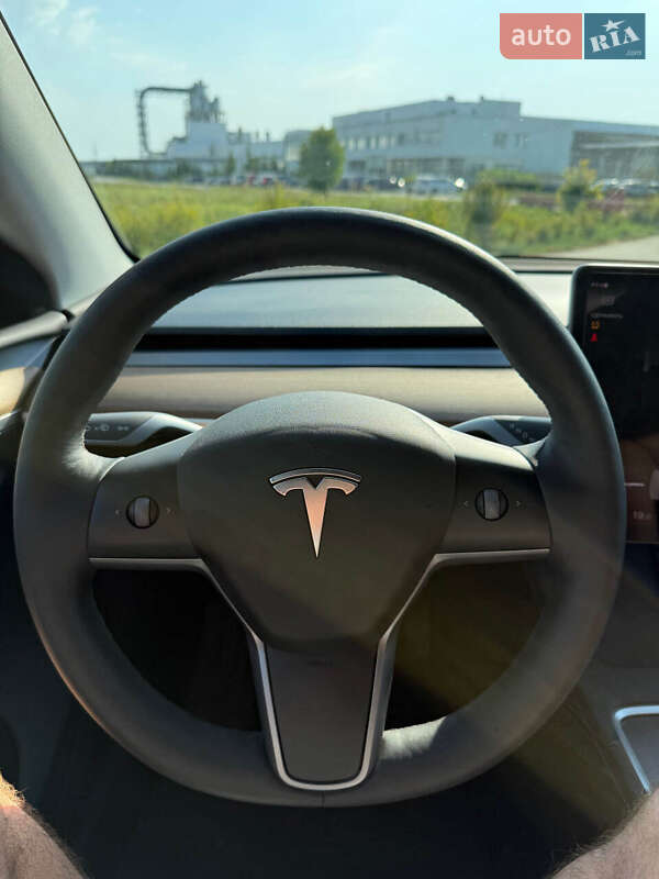Внедорожник / Кроссовер Tesla Model Y 2023 в Коростене