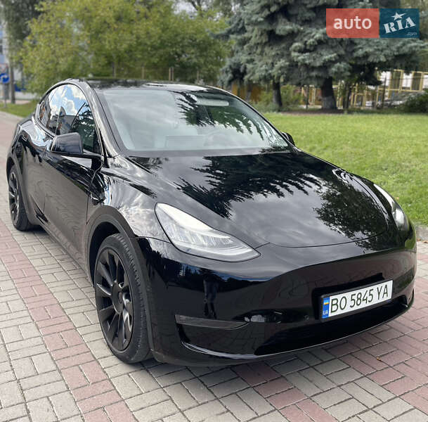 Tesla Model Y 2022