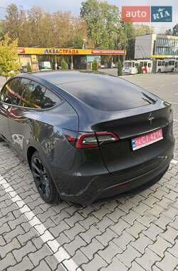 Внедорожник / Кроссовер Tesla Model Y 2024 в 