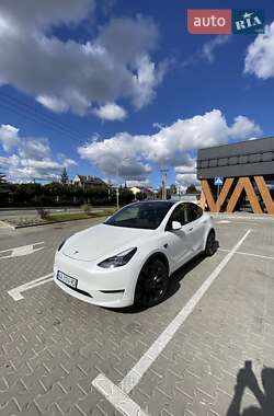 Внедорожник / Кроссовер Tesla Model Y 2024 в 