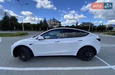 Внедорожник / Кроссовер Tesla Model Y 2024 в 