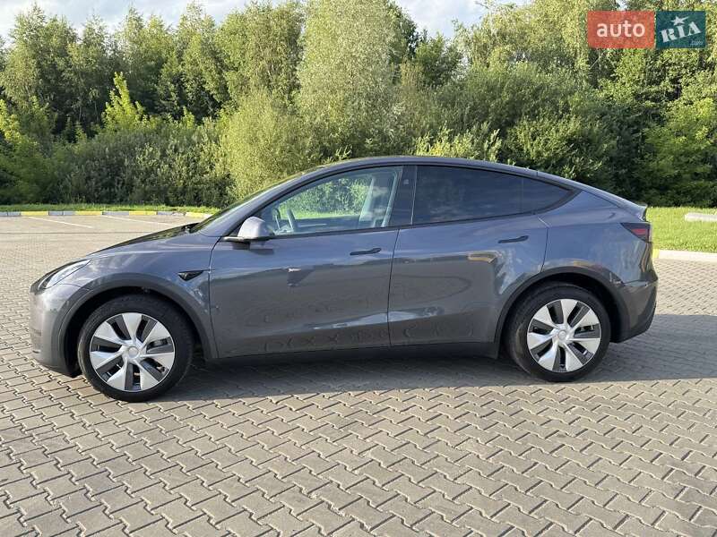Позашляховик / Кросовер Tesla Model Y 2023 в 