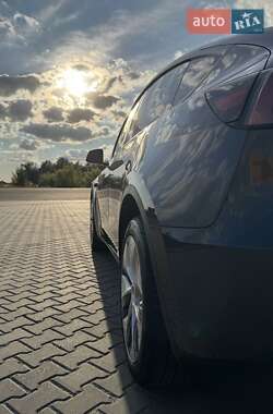 Позашляховик / Кросовер Tesla Model Y 2023 в 