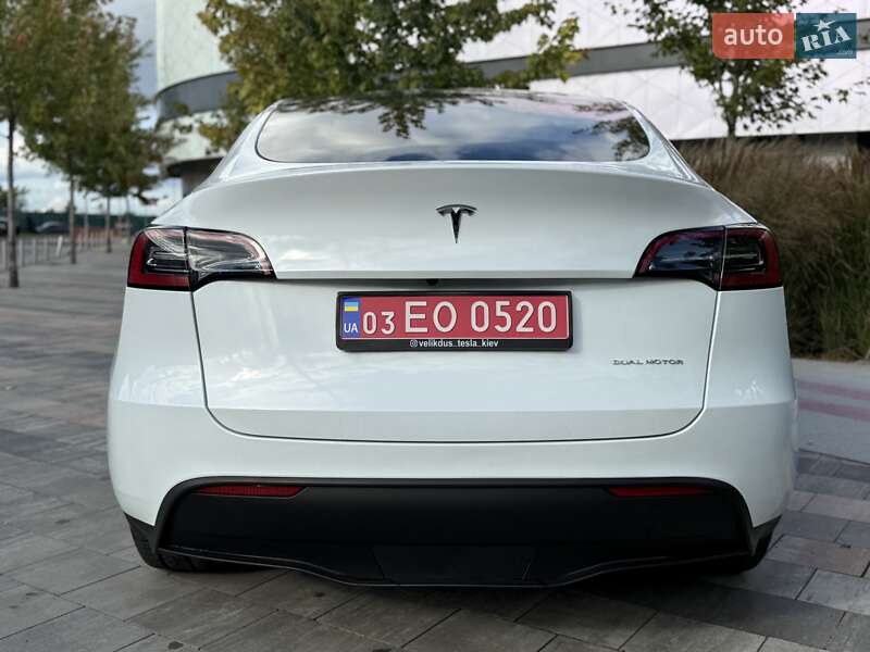 Внедорожник / Кроссовер Tesla Model Y 2023 в Киеве