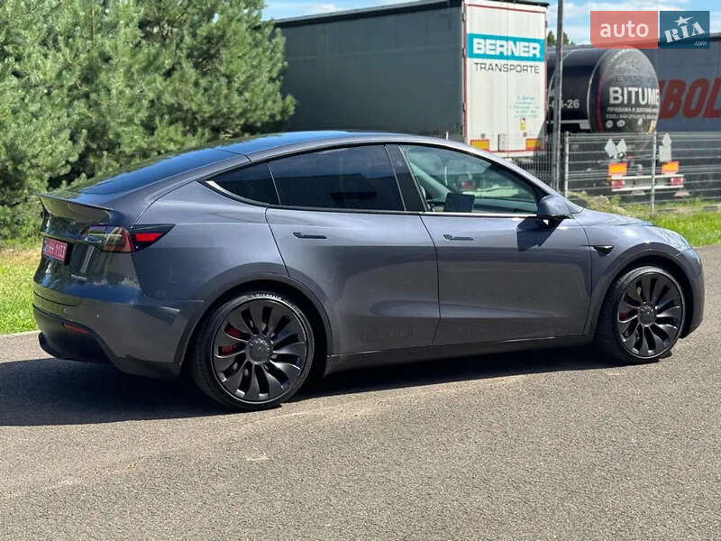 Tesla Model Y 2023