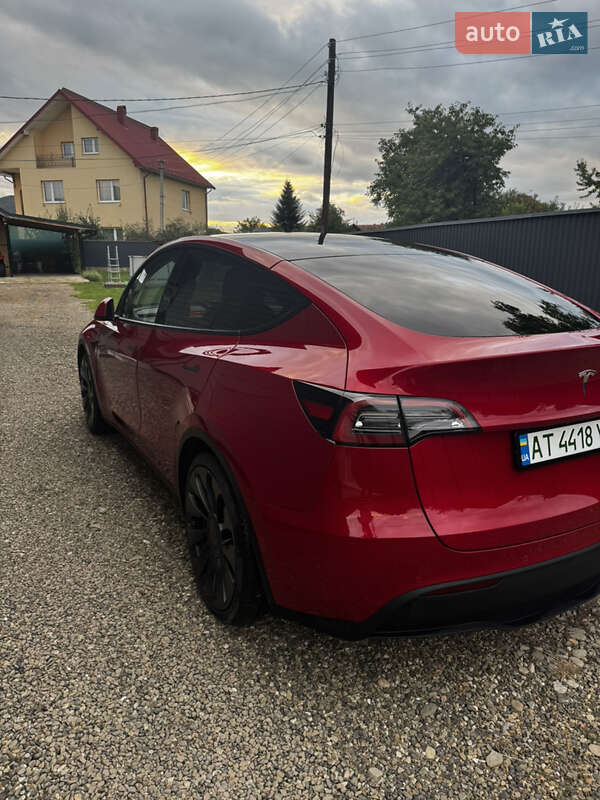 Позашляховик / Кросовер Tesla Model Y 2021 в Косові
