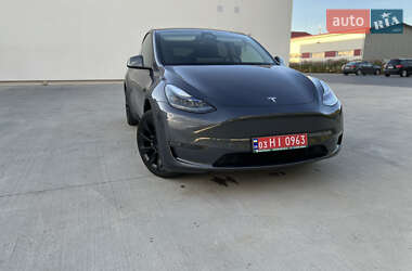Позашляховик / Кросовер Tesla Model Y 2024 в 