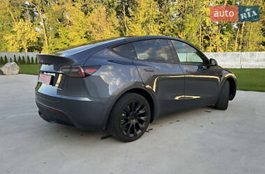 Позашляховик / Кросовер Tesla Model Y 2024 в 
