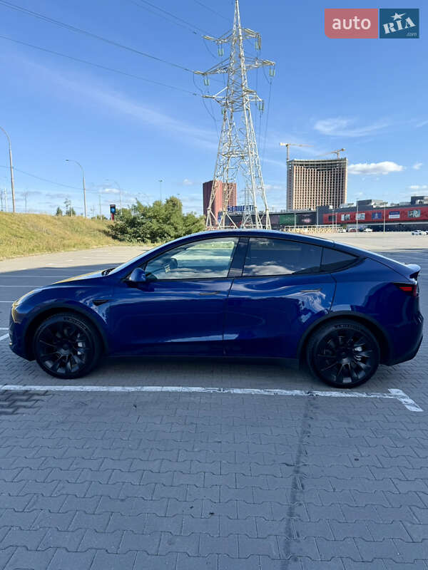 Внедорожник / Кроссовер Tesla Model Y 2021 в Киеве