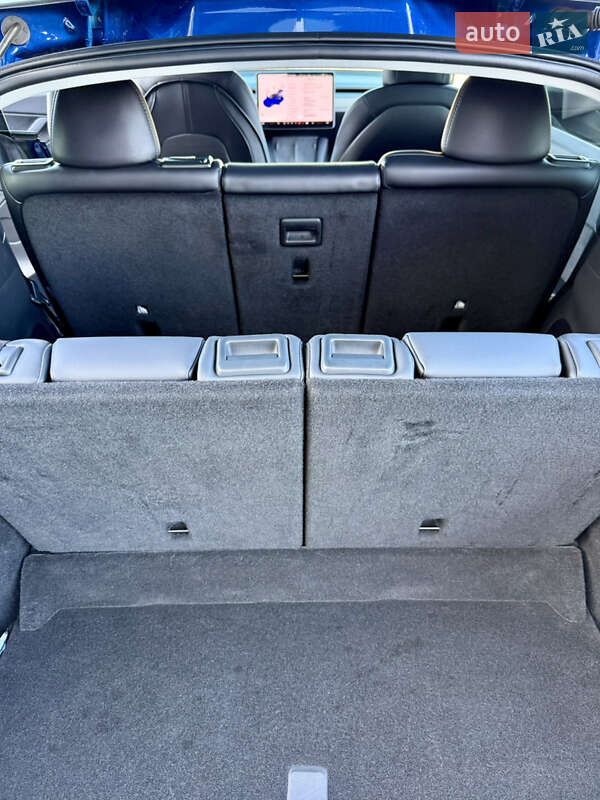 Внедорожник / Кроссовер Tesla Model Y 2021 в Киеве