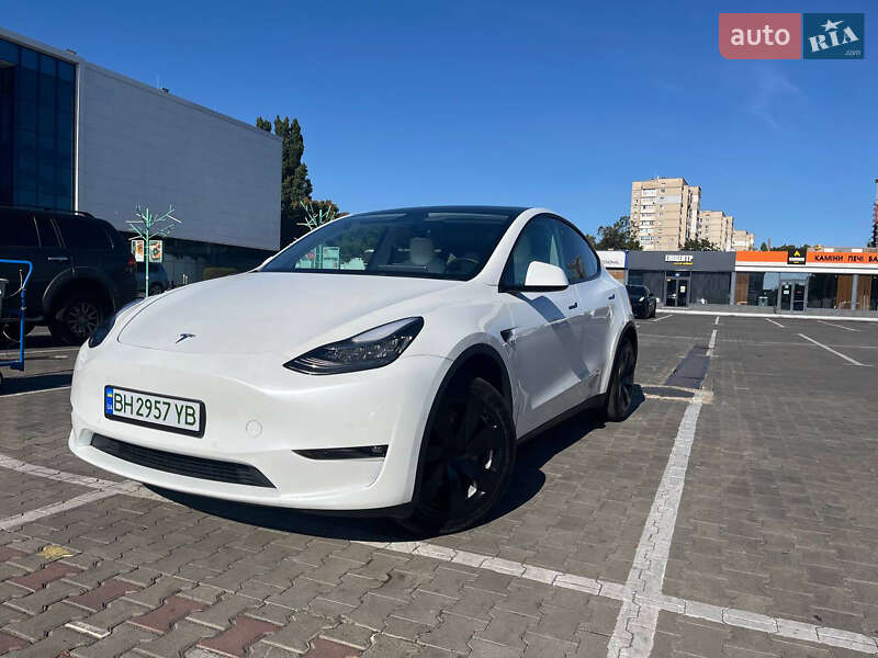 Tesla Model Y 2021