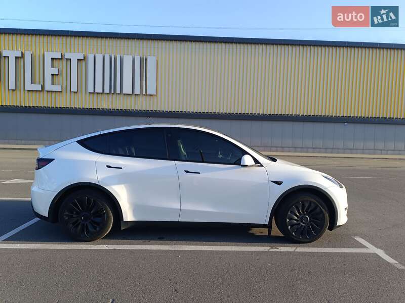 Позашляховик / Кросовер Tesla Model Y 2023 в Києві фото 4 Позашляховик / Кросовер Tesla Model Y 2023 в Києві