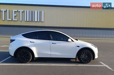 Позашляховик / Кросовер Tesla Model Y 2023 в 