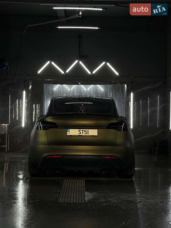 Внедорожник / Кроссовер Tesla Model Y 2024 в Киеве