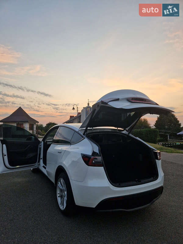 Внедорожник / Кроссовер Tesla Model Y 2021 в Луцке