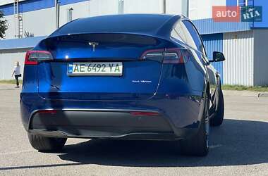 Позашляховик / Кросовер Tesla Model Y 2024 в 