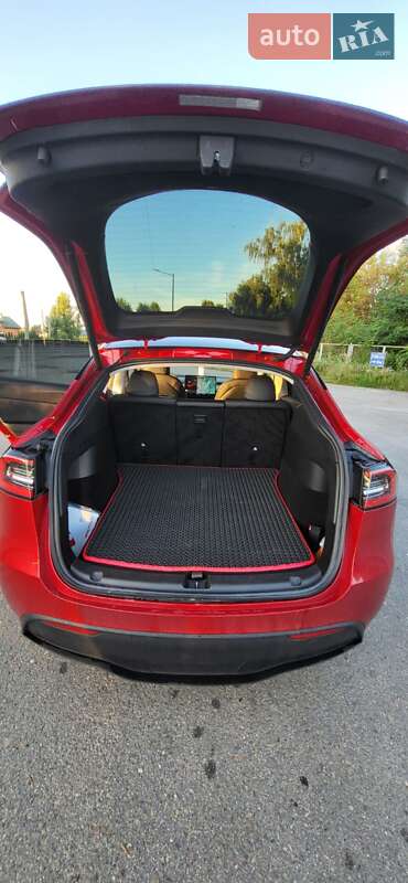 Позашляховик / Кросовер Tesla Model Y 2021 в Львові