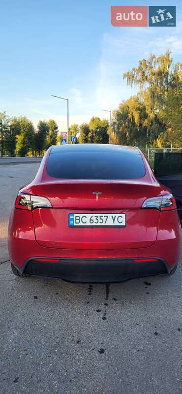 Позашляховик / Кросовер Tesla Model Y 2021 в Львові