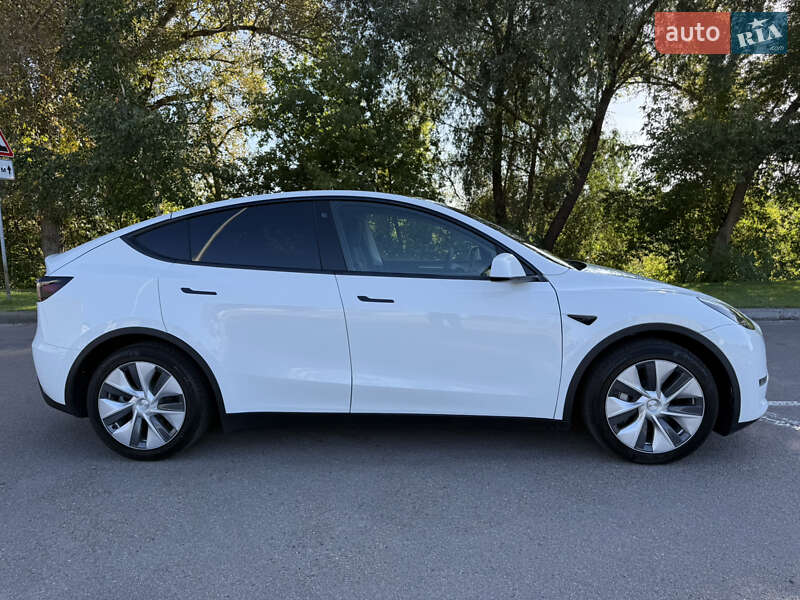 Внедорожник / Кроссовер Tesla Model Y 2022 в Киеве
