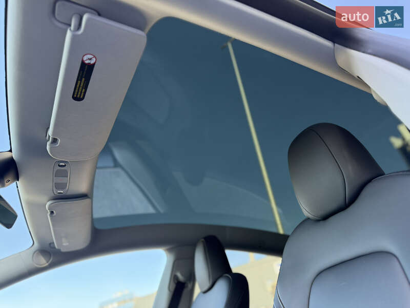 Внедорожник / Кроссовер Tesla Model Y 2022 в Киеве