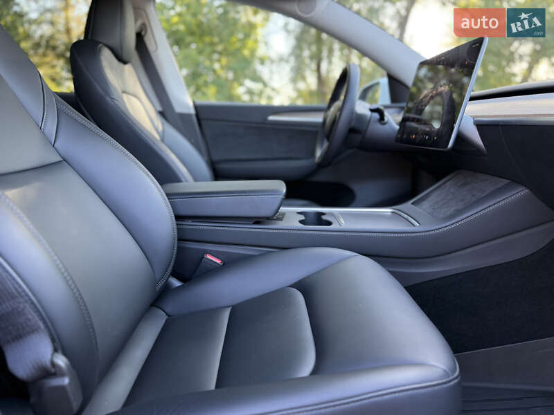 Внедорожник / Кроссовер Tesla Model Y 2022 в Киеве