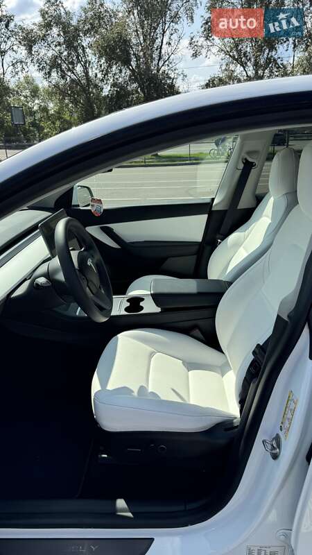 Внедорожник / Кроссовер Tesla Model Y 2022 в Киеве