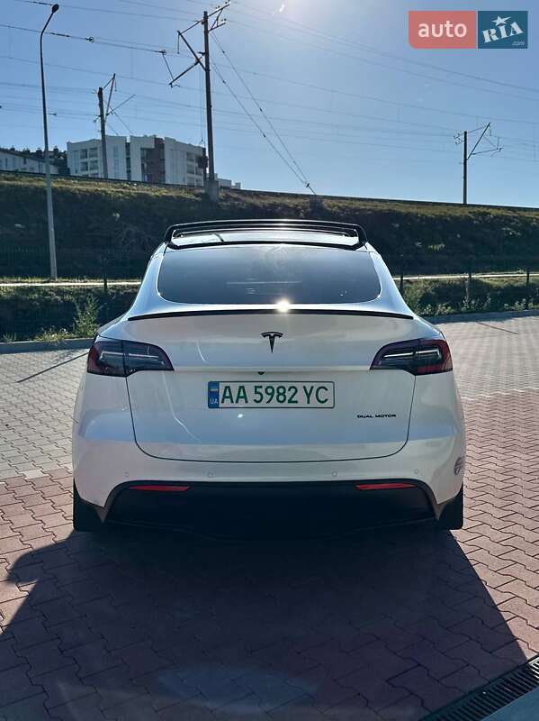 Позашляховик / Кросовер Tesla Model Y 2021 в Києві