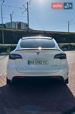 Внедорожник / Кроссовер Tesla Model Y 2021 в 