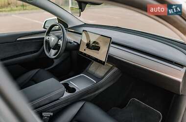 Внедорожник / Кроссовер Tesla Model Y 2024 в Ровно