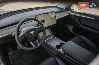 Внедорожник / Кроссовер Tesla Model Y 2024 в Ровно
