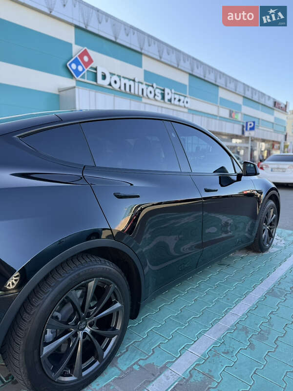Позашляховик / Кросовер Tesla Model Y 2023 в Києві