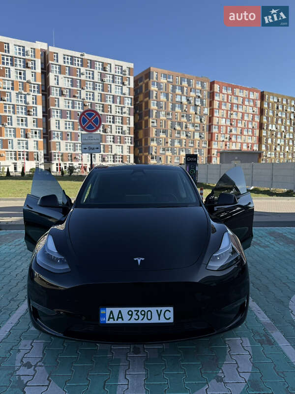 Позашляховик / Кросовер Tesla Model Y 2023 в Києві