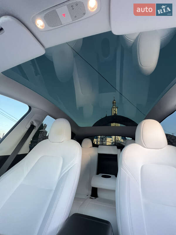 Позашляховик / Кросовер Tesla Model Y 2023 в Шаргороді
