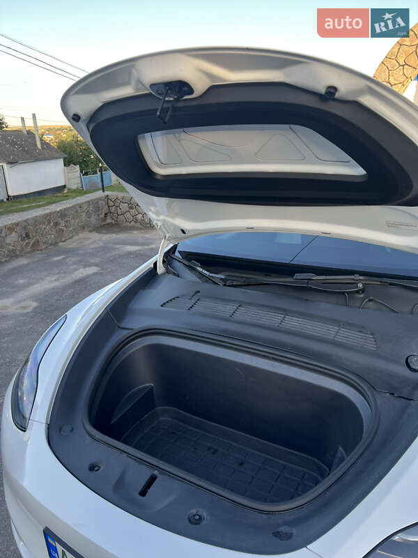 Позашляховик / Кросовер Tesla Model Y 2023 в Шаргороді