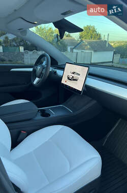 Внедорожник / Кроссовер Tesla Model Y 2023 в 