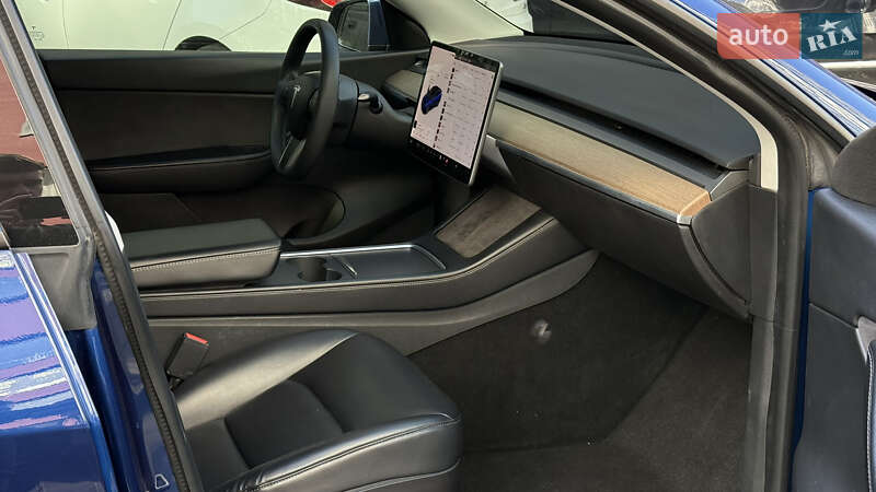 Позашляховик / Кросовер Tesla Model Y 2021 в Івано-Франківську