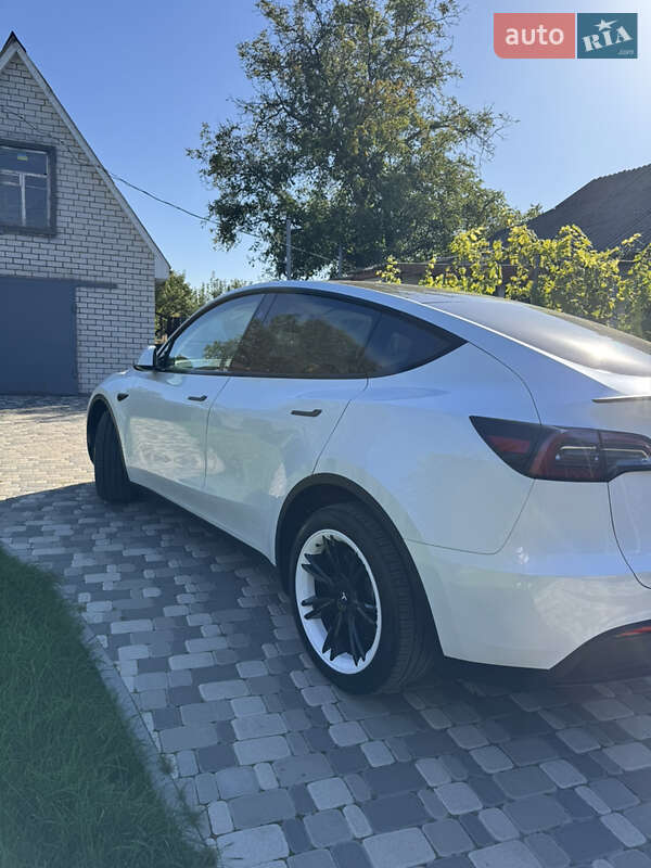 Позашляховик / Кросовер Tesla Model Y 2024 в Смілі