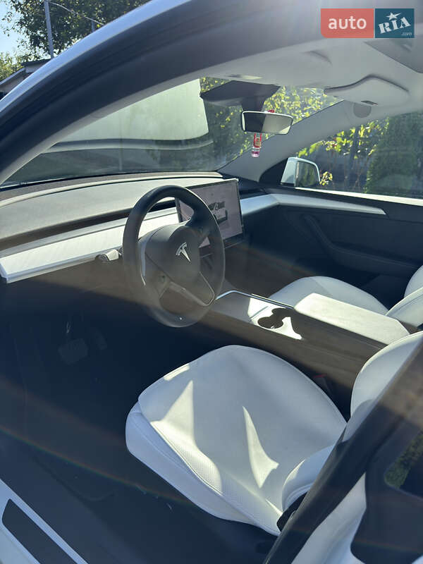 Позашляховик / Кросовер Tesla Model Y 2024 в Смілі
