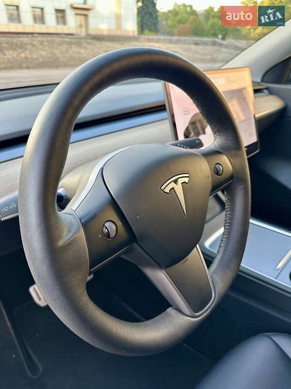 Позашляховик / Кросовер Tesla Model Y 2021 в Миколаєві