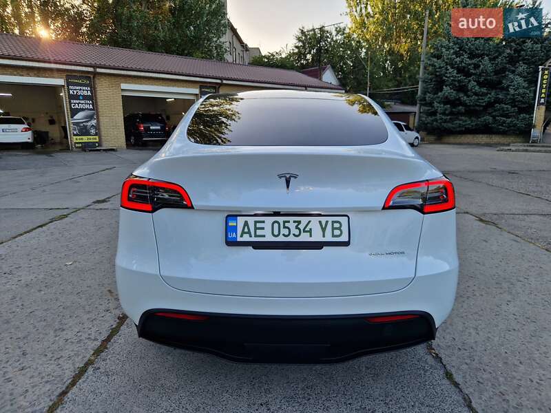 Позашляховик / Кросовер Tesla Model Y 2024 в Дніпрі