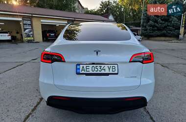 Позашляховик / Кросовер Tesla Model Y 2024 в 
