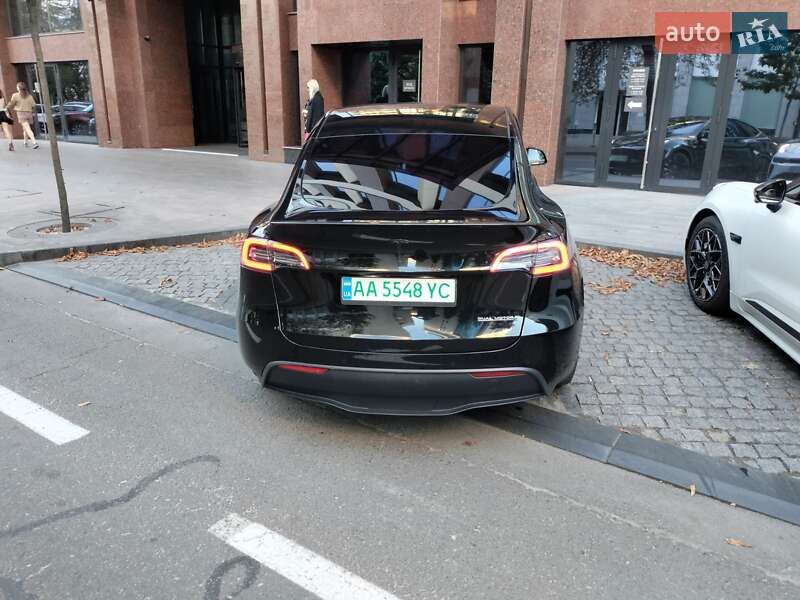 Внедорожник / Кроссовер Tesla Model Y 2021 в Киеве