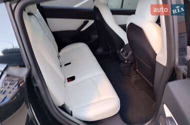 Позашляховик / Кросовер Tesla Model Y 2021 в 