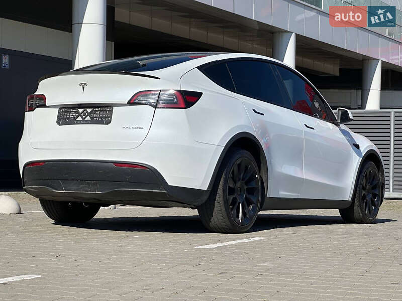 Внедорожник / Кроссовер Tesla Model Y 2023 в Киеве