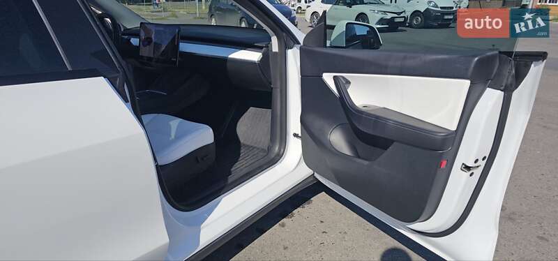 Позашляховик / Кросовер Tesla Model Y 2021 в Одесі