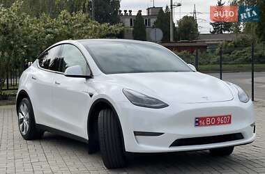 Позашляховик / Кросовер Tesla Model Y 2023 в 