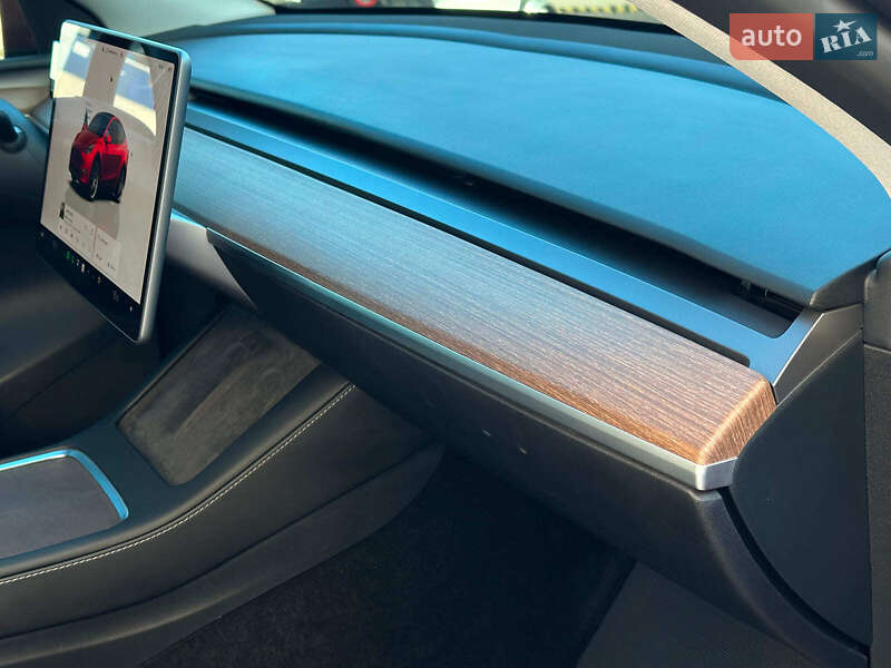 Позашляховик / Кросовер Tesla Model Y 2024 в Одесі