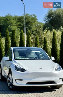 Внедорожник / Кроссовер Tesla Model Y 2021 в 